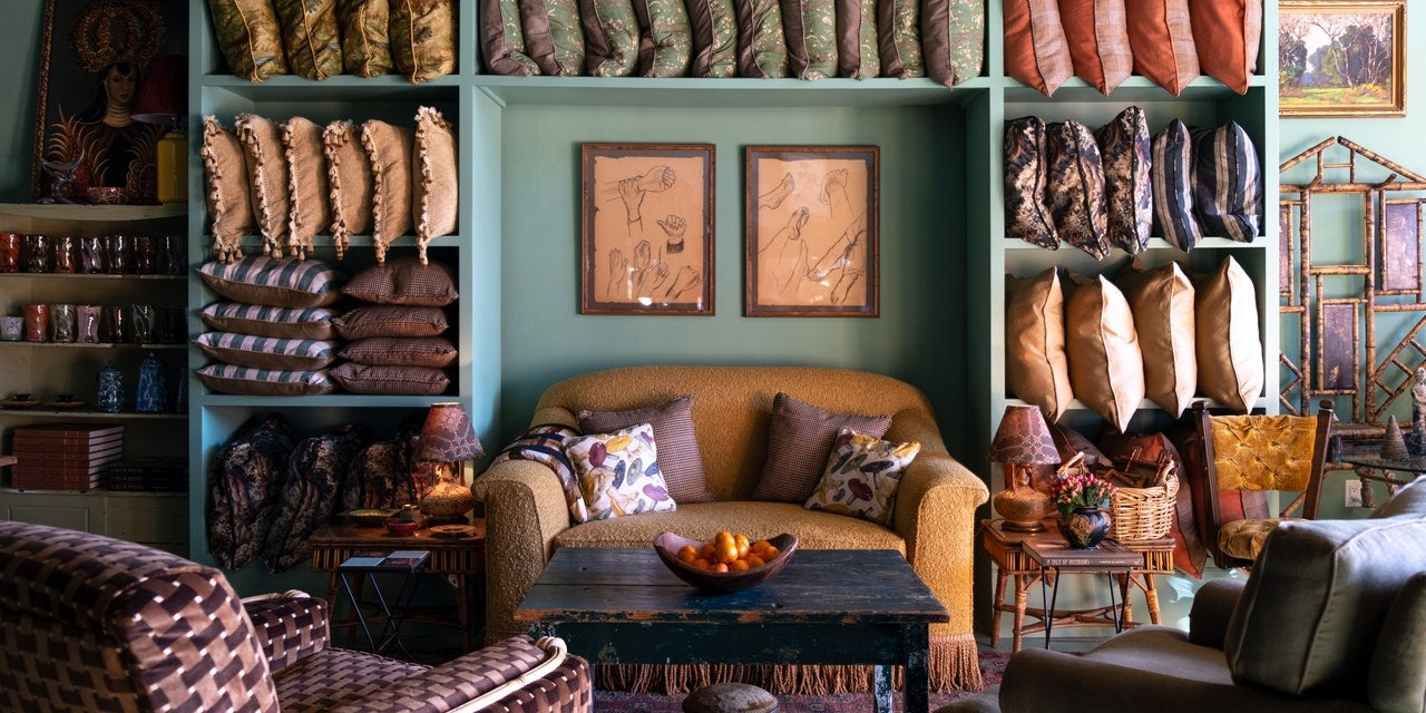 Photo inspiration: Picture Idea: Charming Vintage Home Furnishings Unique Decor